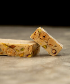 Alternative view of Torrone tenero bianco con pistacchi e nocciole